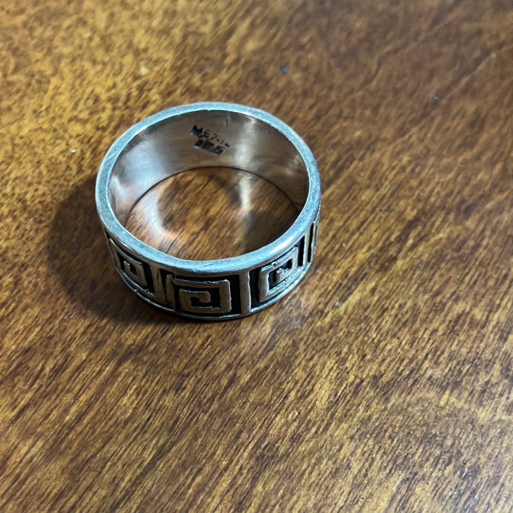 Silver Ring - Picture 3 of 3